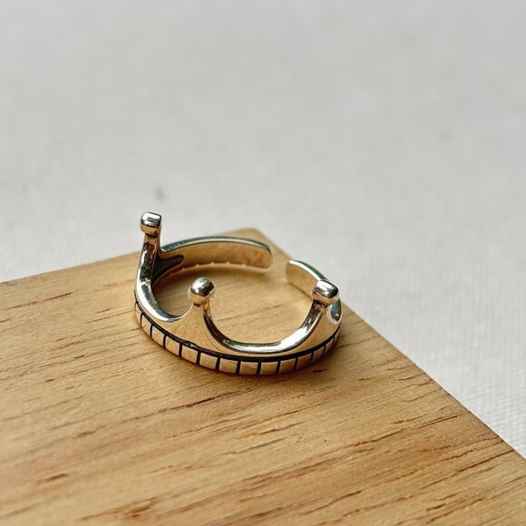Brand New 925 Sterling Silver Crown Open Ring Adjustable Size 7 - Picture 1 of 6
